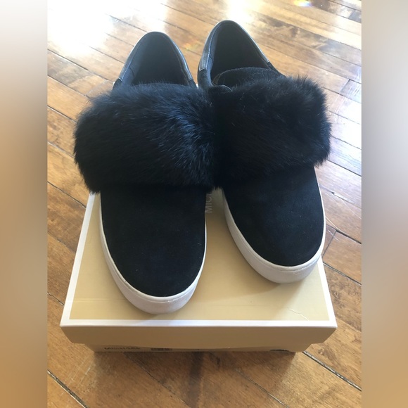 Michael kors black suede Maven sneaker size 9 - Picture 1 of 4